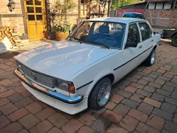 Weiß Gebraucht 1990 Opel Ascona Limousine | 5.850 €