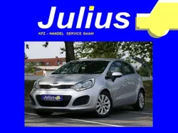 Silber Gebraucht 2012 Kia Rio Limousine | 5.490 € (Fairer Preis)