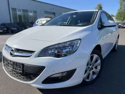 Schneeweiss/summitwhite/arctic Gebraucht 2015 Opel Astra Style Kombi | 5.490 € (Superpreis)