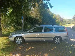 Silber Gebraucht 2001 Volvo V70 Kombi | 1.200 €