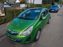 Grün Gebraucht 2011 Opel Corsa Kleinwagen | 2.600 € (Superpreis)