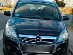 Schwarz Gebraucht 2012 Opel Zafira Family Van / Kleinbus | 3.249 € (Superpreis)