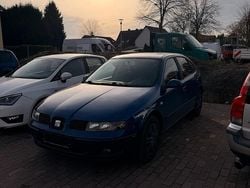 Blau Gebraucht 2005 Seat Leon Kombi | 1.000 € (Guter Preis)