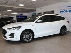 Weiß Gebraucht 2024 Ford Focus ST-Line X Limousine | 25.990 € (Fairer Preis)