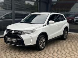 Cool white pearl metallic Gebraucht 2025 Suzuki Vitara Comfort SUV | 24.790 € (Fairer Preis)