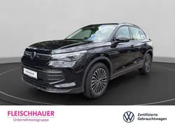 Schwarz Gebraucht 2024 VW Tiguan Life SUV | 35.970 € (Fairer Preis)