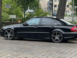 Schwarz Gebraucht 2009 Mercedes E280 Avantgarde Limousine | 12.490 €