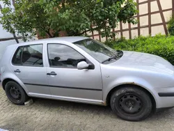 Grau Gebraucht 2003 VW Golf IV Kleinwagen | 700 € (Fairer Preis)