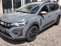 Grau Gebraucht 2023 Dacia Jogger Van / Kleinbus | 23.990 € (Fairer Preis)