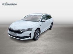Weiß Gebraucht 2025 Skoda Octavia Tour Kombi | 47.061 €