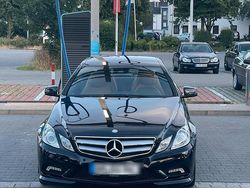 Schwarz Gebraucht 2011 Mercedes E220 AMG line Coupé | 17.480 € (Fairer Preis)