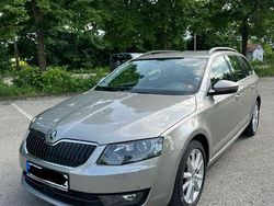 Gelb Gebraucht 2014 Skoda Octavia Ambition Kombi | 9.000 € (Fairer Preis)