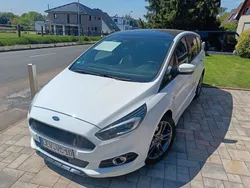 Weiß Gebraucht 2018 Ford S-MAX ST-Line Van / Kleinbus | 26.250 € (Fairer Preis)