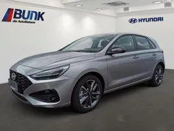 Shimmering silver Neu 2025 Hyundai i30 Advantage Limousine | 25.490 € (Fairer Preis)