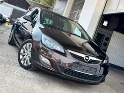 Braun Gebraucht 2012 Opel Astra Limousine | 3.799 € (Fairer Preis)