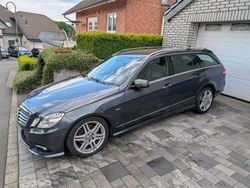 Grau Gebraucht 2011 Mercedes E350 AMG line Kombi | 10.600 € (Guter Preis)