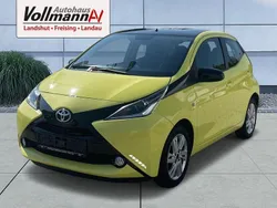 Gelb Gebraucht 2017 Toyota Aygo X-clusiv Kleinwagen | 9.900 € (Fairer Preis)