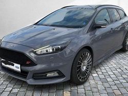 Grau Gebraucht 2018 Ford Focus ST Kombi | 16.890 € (Fairer Preis)
