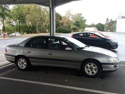 Silber Gebraucht 1992 Opel Omega Limousine | 1.000 €