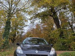 Schwarz Gebraucht 2011 Renault Clio II Kleinwagen | 6.000 €