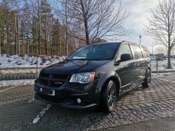 Schwarz Gebraucht 2018 Dodge Grand Caravan Van / Kleinbus | 14.000 €