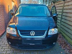 Schwarz Gebraucht 2005 VW Touran Van / Kleinbus | 3.100 € (Etwas zu teuer)