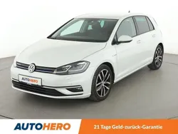 Weiß Gebraucht 2019 VW Golf VII Highline Limousine | 17.120 € (Fairer Preis)