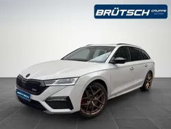 Brilliantsilber / foliert gra Gebraucht 2023 Skoda Octavia RS Kombi | 39.980 € (Teuer)