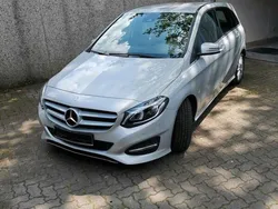 Silber Gebraucht 2015 Mercedes B200 Van / Kleinbus | 15.500 € (Fairer Preis)