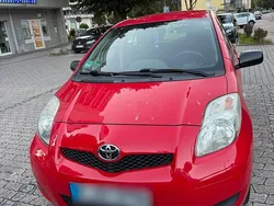 Rot Gebraucht 2010 Toyota Yaris Kleinwagen | 2.500 € (Guter Preis)