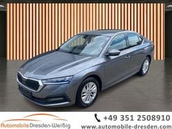 Grau Gebraucht 2023 Skoda Octavia Ambition Limousine | 18.980 € (Guter Preis)