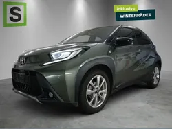 Schwarz Gebraucht 2023 Toyota Aygo X-plore Kleinwagen | 18.590 € (Etwas zu teuer)