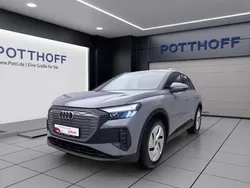 Grau Gebraucht 2023 Audi Q4 e-tron Comfort SUV | 25.750 € (Guter Preis)