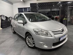 Silber Gebraucht 2010 Toyota Auris Life+ Limousine | 7.499 € (Fairer Preis)