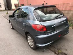 Schwarz Gebraucht 2008 Peugeot 206 Limousine | 950 €