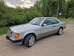 Silber Gebraucht 1991 Mercedes 300 Coupé | 17.700 €