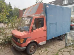 Blau Gebraucht 1982 Mercedes T1 Van | 1.500 €