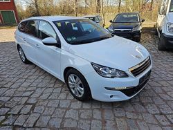 Weiß Gebraucht 2016 Peugeot 308 Active Kombi | 6.999 € (Fairer Preis)