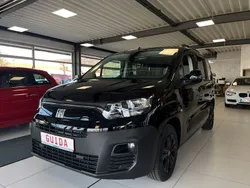 Schwarz Gebraucht 2023 Fiat e-Doblò Van / Kleinbus | 28.990 € (Etwas zu teuer)