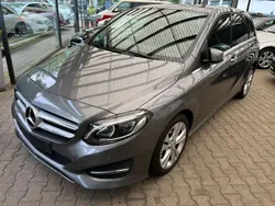 Grau Gebraucht 2016 Mercedes B200 Van / Kleinbus | 14.980 € (Fairer Preis)