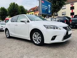 Weiß Gebraucht 2015 Lexus CT200h Executive Line Limousine | 13.900 € (Teuer)