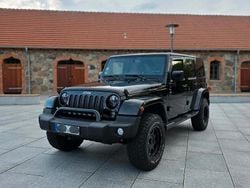 Schwarz Gebraucht 2015 Jeep Wrangler Sahara SUV | 30.850 € (Etwas zu teuer)