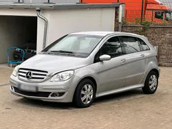 Grau Gebraucht 2006 Mercedes B200 Van / Kleinbus | 800 € (Guter Preis)