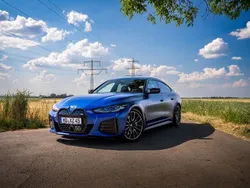 Blau Gebraucht 2023 BMW i4 Shadowline Limousine | 49.999 € (Fairer Preis)