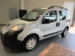 Grau Gebraucht 2010 Peugeot Bipper Basis Van / Kleinbus | 4.390 € (Fairer Preis)
