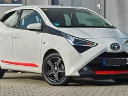 Weiß Gebraucht 2020 Toyota Aygo X-play Kleinwagen | 11.480 € (Fairer Preis)
