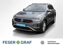 Indium grau Gebraucht 2024 VW T-Roc Life SUV | 21.940 € (Guter Preis)