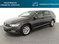 Grau Gebraucht 2023 VW Passat Business Kombi | 30.800 € (Guter Preis)