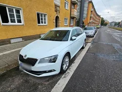 Weiß Gebraucht 2015 Skoda Superb Kombi | 12.800 € (Guter Preis)