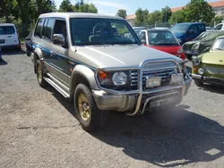Gelb Gebraucht 1997 Mitsubishi Pajero SUV | 7.290 €